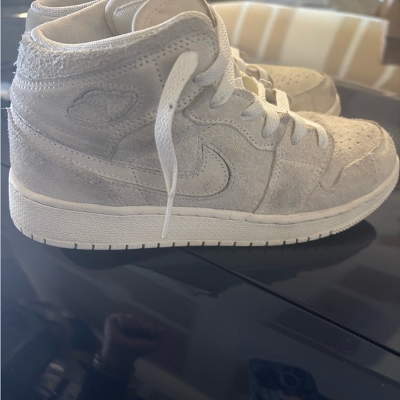 Air Jordan’s Bone Color Suede - Picture 5 of 11